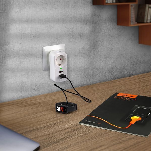 Сетевой удлинитель с USB-портами VIDEX 16A с заземлением 250V на 1 розетку с защитными шторками белого цвета VF-AD1G2U1C-W VF-AD1G2U1C-W фото