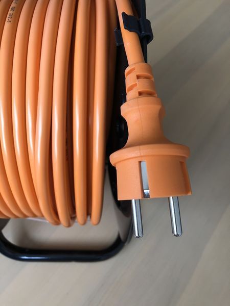 Удлинитель на катушке 40м, 3х2,5 мм&sup2; с заземлением и термозащитой SVITTEX SV-0360-O фото