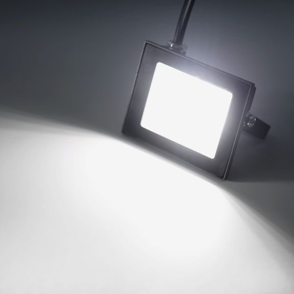Светодиодный прожектор 10W GLX LED 6500K IP65 ДО-35 10W фото